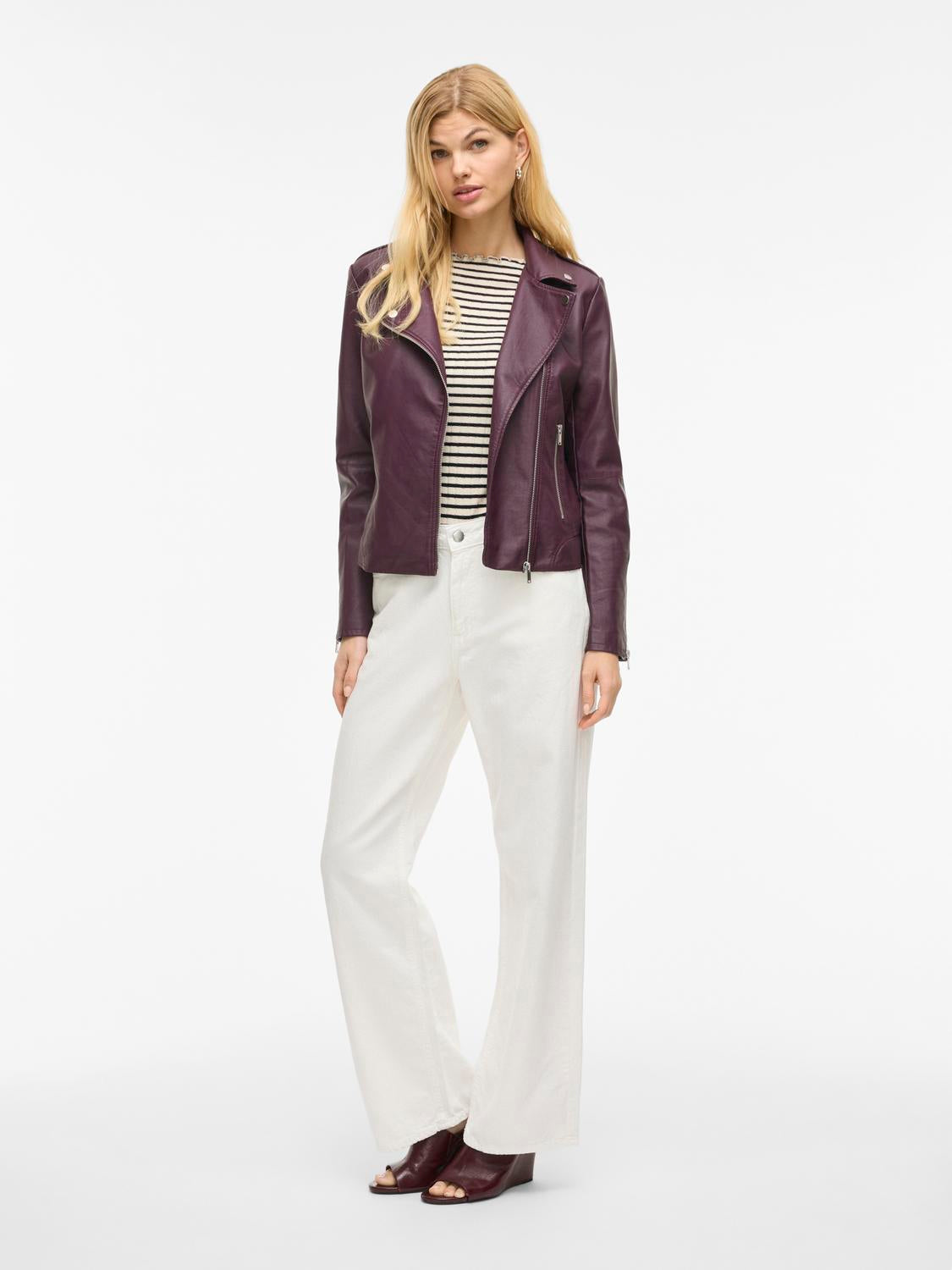 model_shot-front_full